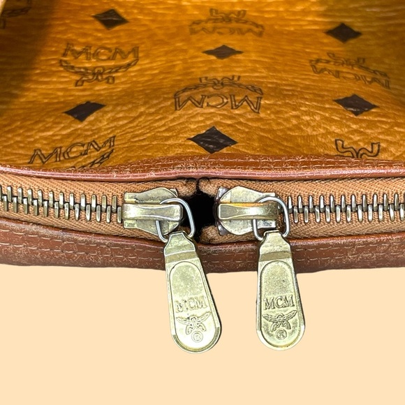 ⭐️COA⭐️MCM Large COGNAC VISETOS Zip Around Dome Tote 💯Authentic - Picture 5 of 9